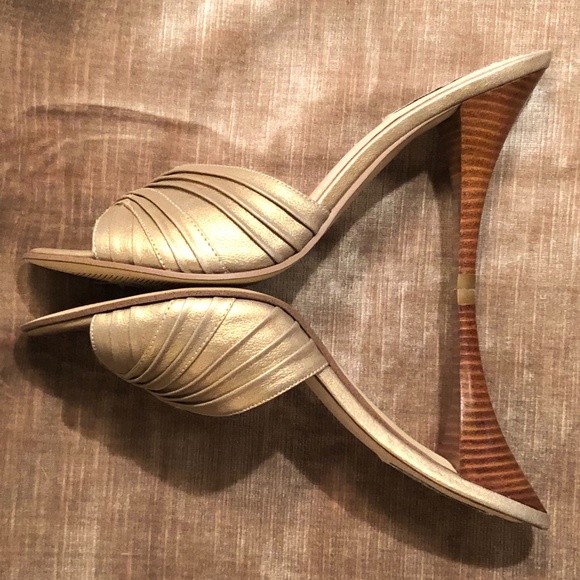 Steve Madden Mystie Gold Leather Slide Sandals - Picture 4 of 13